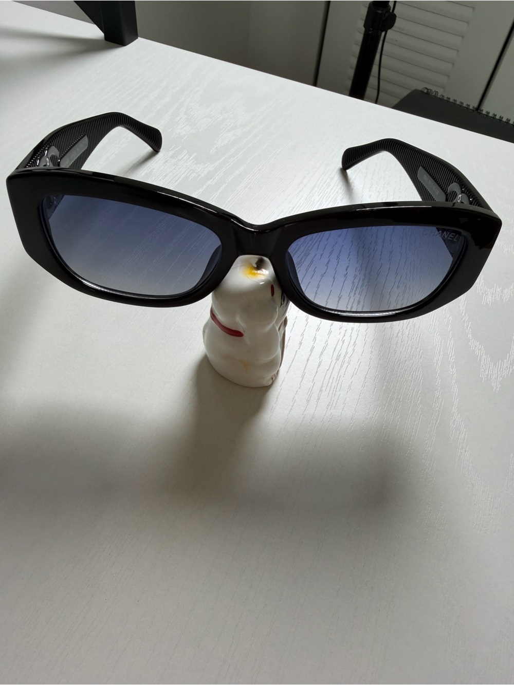 Inspired Cat-Eye Sunglasses with CC Style Logo – Glossy Black Frame - Picture 2 of 3